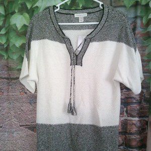 Knit Short Sleeve V Neck Sweater